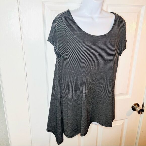 Stylus Comfy Stripe Short Sleeve Asymmetrical Tshirt Black White M - Picture 5 of 8